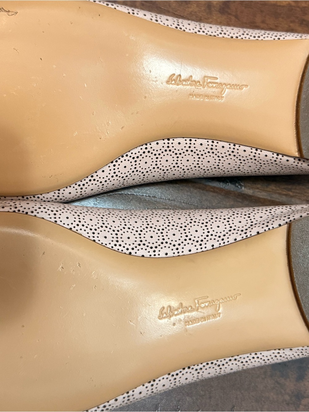 Salvatore Ferragamo Blush Pink Laser-Cut Vara Bow Flats - Picture 2 of 7